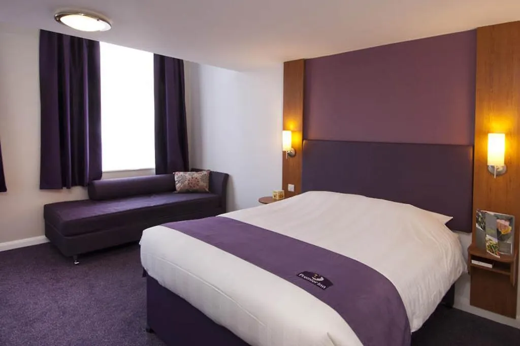 Premier Inn Edinburgh Airport - Newbridge-1