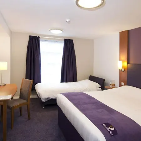 Premier Inn Edinburgh Airport - Newbridge-3